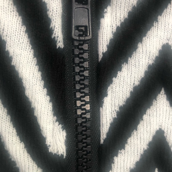 E. SSUE Dress - Picture 3 of 3